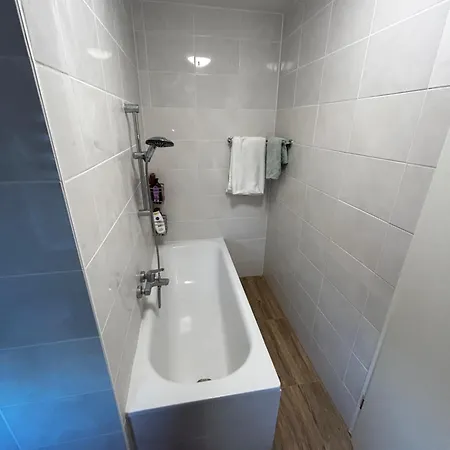 Kleine In 아파트 실로우